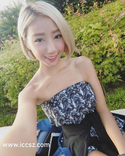 国产美女露脸,镜头下的美丽瞬间